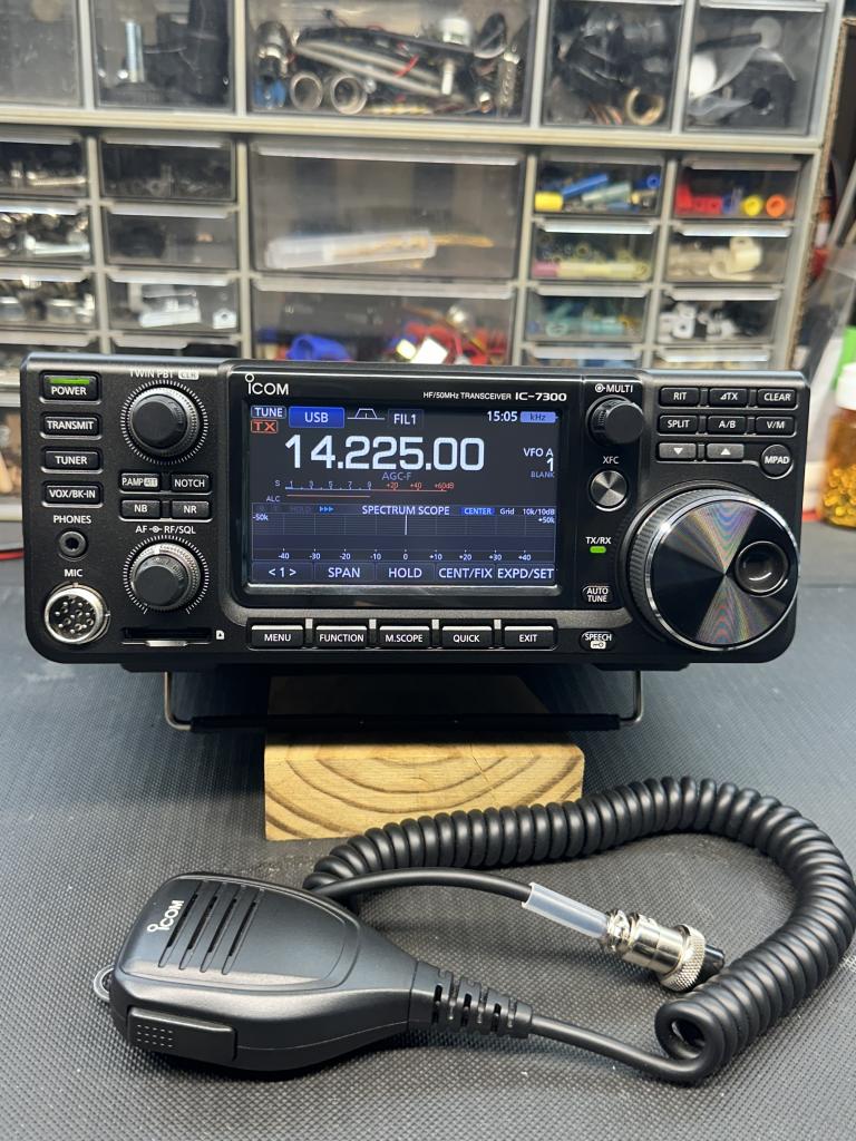 Icom IC-7300 HF/50MHz transceiver seller photo
